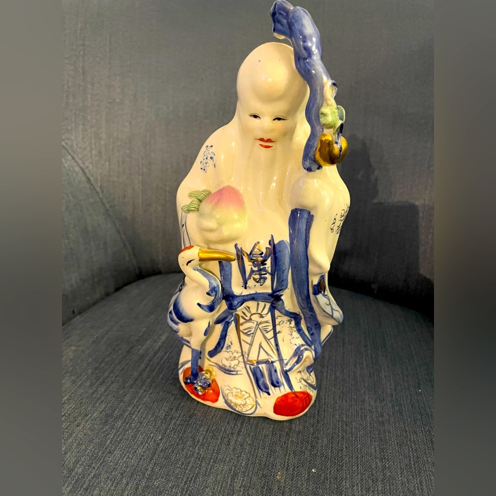 VINTAGE CHINESE  HAND PAINTED PORCELAIN FIGURINE WITH CRANE